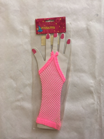 Светло-розовые перчатки в сетку через палец