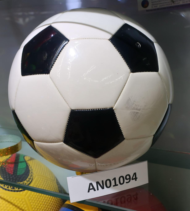 Мяч футбольный классический вид № 8 размер 5 - 0