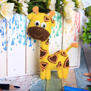 Набор для создания игрушки из фетра "Жираф"