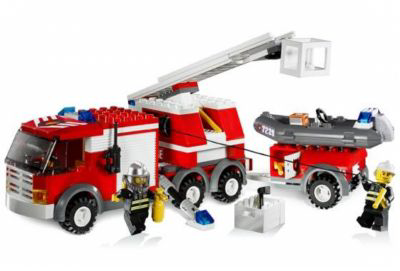 Конструктор LEGO-CITY Домик на колесах - 0