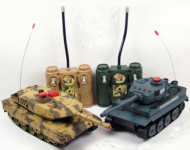 Радиоуправляемый танковый бой (в наборе два танка) - 0